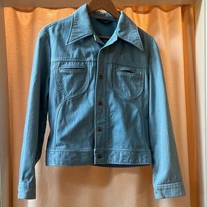 Lee Women's oversized Light Blue Denim Jacket w/Retro Collar and a star on back